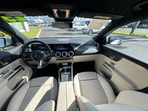 Used 2025 Mercedes-Benz GLA 250 4MATIC image 19