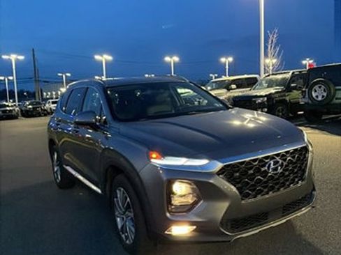 Used 2019 Hyundai Santa Fe SEL image 3