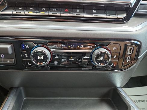Used 2025 Chevrolet Silverado 1500 High Country w/ High Country Premium Package AWD/4WD image 26