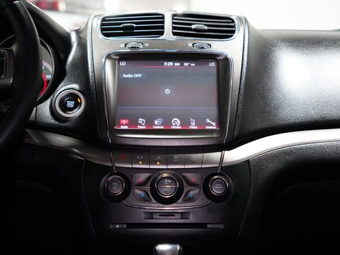 Used 2019 Dodge Journey Crossroad w/ Driver Convenience Group image 12