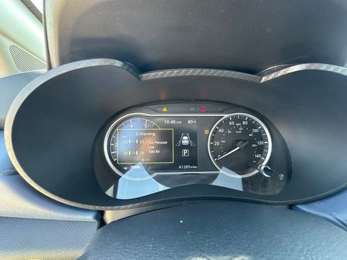 Used 2025 Nissan Versa SV FWD image 12