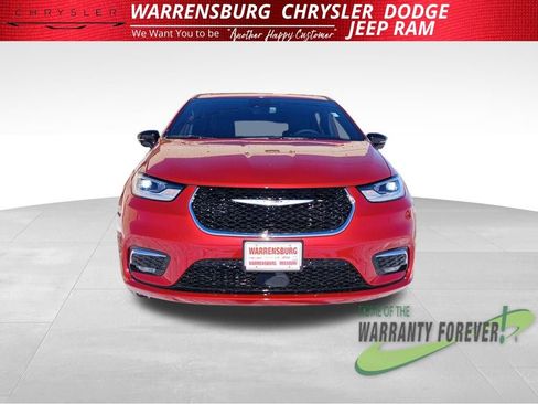 New 2026 Chrysler Pacifica Select image 10