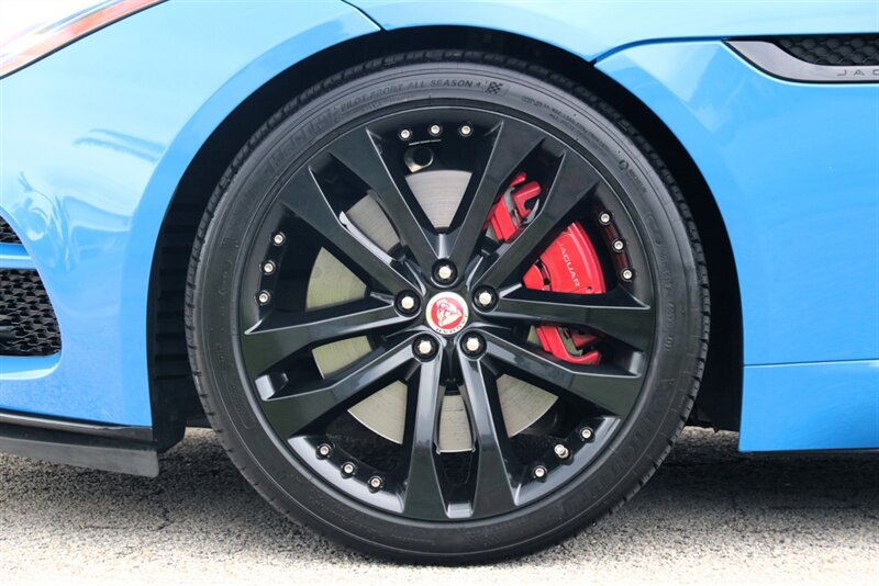 Used 2019 Jaguar F-TYPE R AWD/4WD image 36