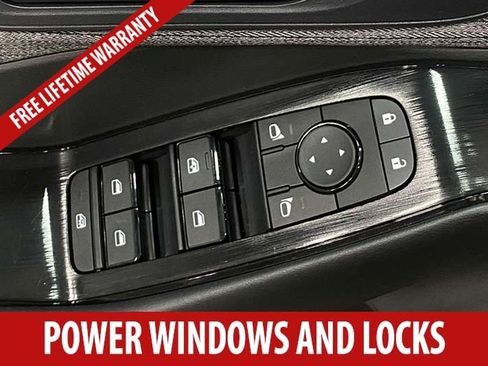 Used 2023 Nissan Rogue S AWD/4WD image 7