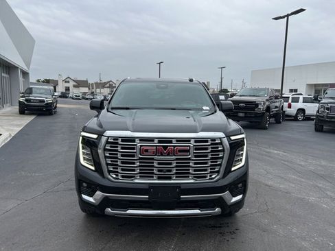 Used 2025 GMC Yukon XL Denali w/ Sun & Power Step Package image 3