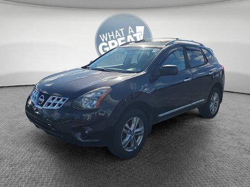 Used 2015 Nissan Rogue S w/ Convenience Package AWD/4WD image 8