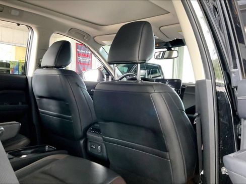 Used 2022 Nissan Pathfinder Platinum AWD/4WD image 20