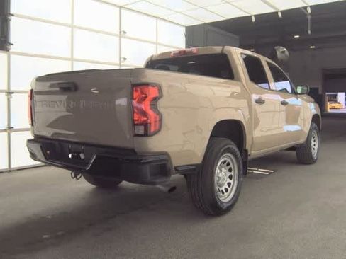Used 2024 Chevrolet Colorado W/T image 2