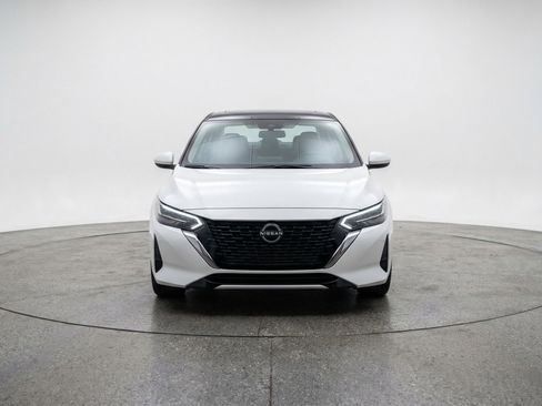 Used 2025 Nissan Sentra SV image 2