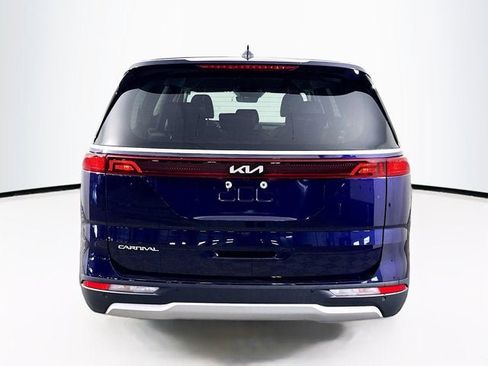 Certified 2024 Kia Carnival LX image 6