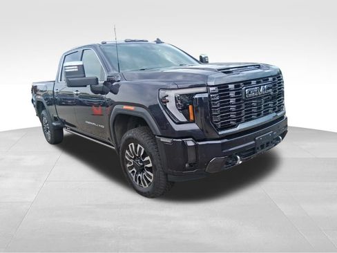 Used 2024 GMC Sierra 2500 Denali Ultimate w/ Max Trailering Package AWD/4WD image 3