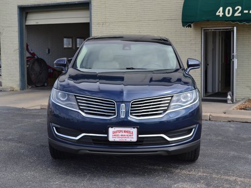 Used 2017 Lincoln MKX Reserve w/ Lincoln MKX Climate Package image 2
