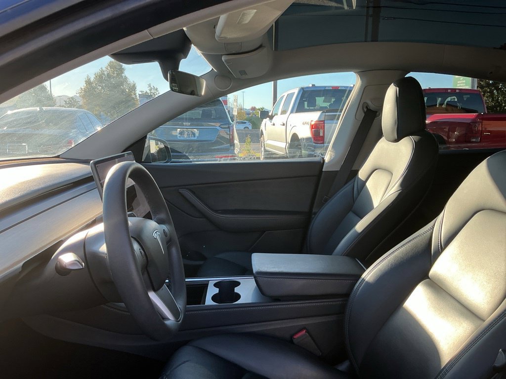 Used 2022 Tesla Model Y Long Range AWD/4WD image 12