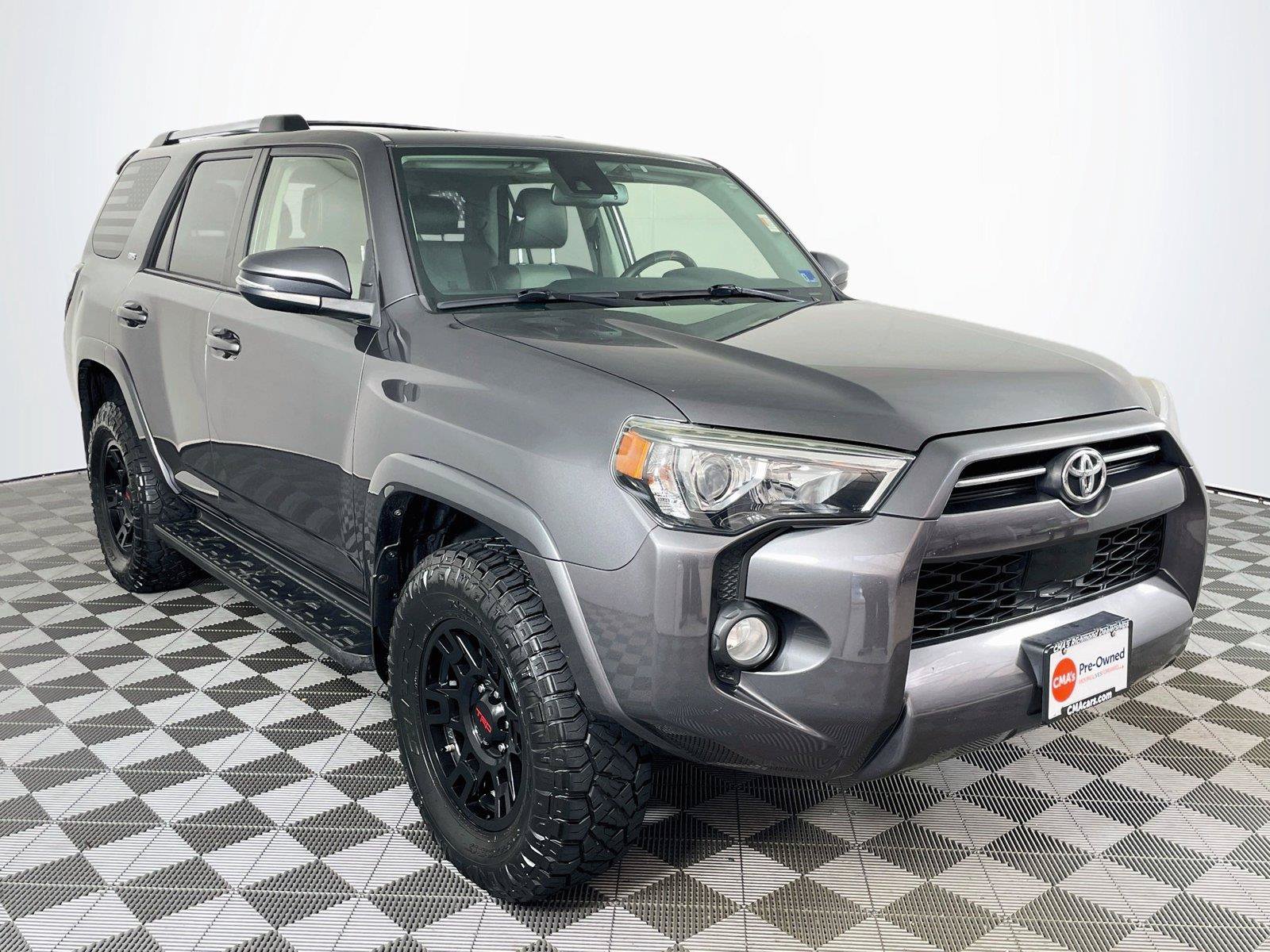 Used 2020 Toyota 4Runner SR5 Premium w/ Moonroof Package AWD/4WD image 1