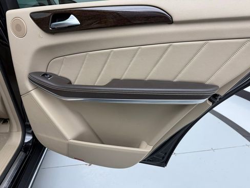 Used 2013 Mercedes-Benz GL 450 4MATIC image 29