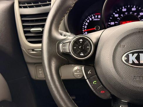 Used 2016 Kia Soul + w/ Primo Package FWD image 18