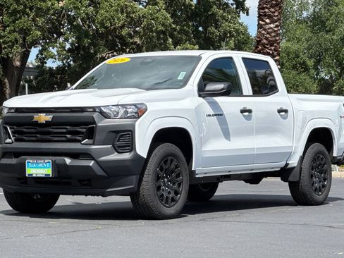 New 2026 Chevrolet Colorado W/T w/ WT Custom Package AWD/4WD image 7