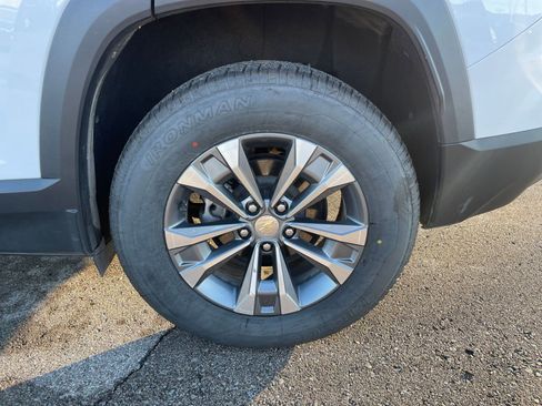 Used 2025 Chevrolet Equinox LT image 29