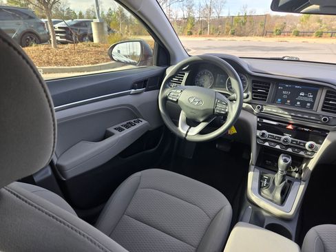 Used 2020 Hyundai Elantra SEL w/ Cargo Package (C1) image 9