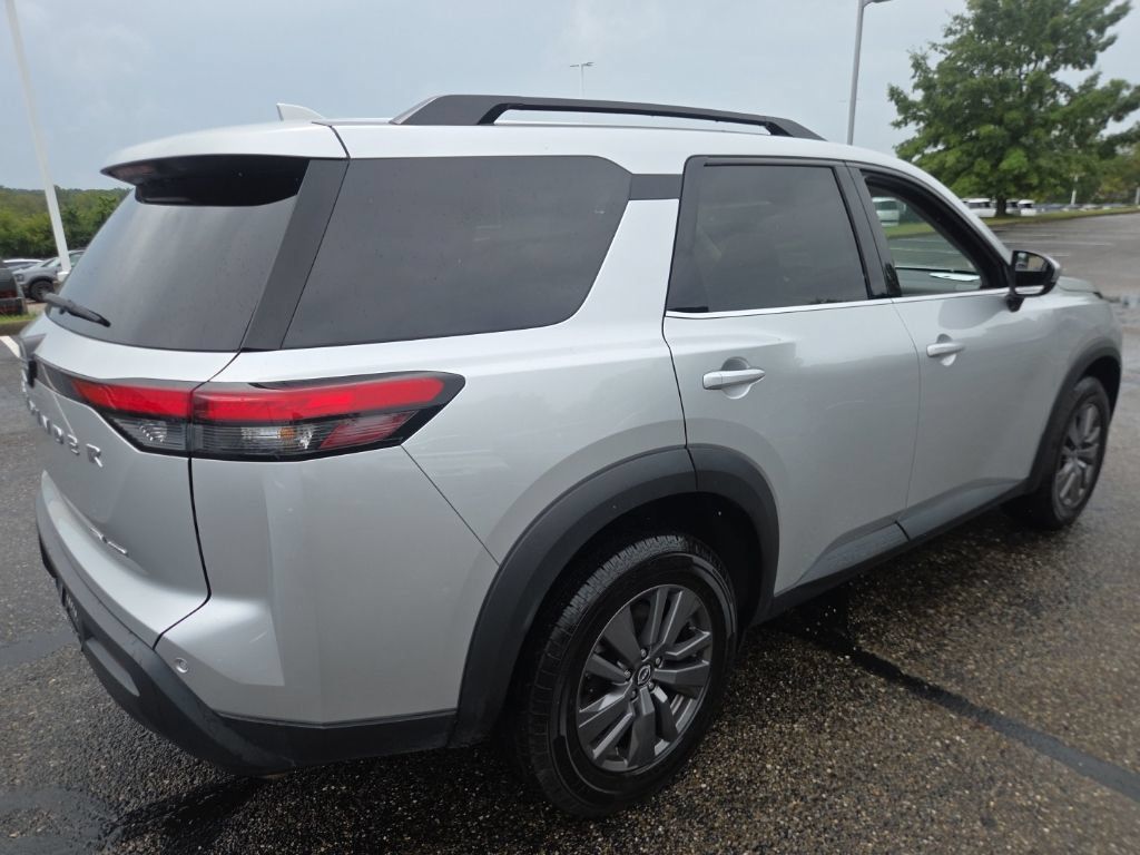 Used 2024 Nissan Pathfinder SV AWD/4WD image 8