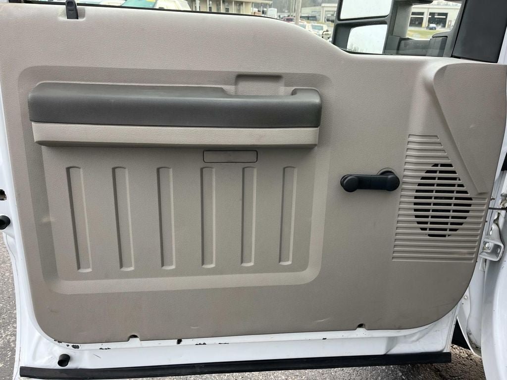 Used 2008 Ford F550 2WD Regular Cab Super Duty image 15