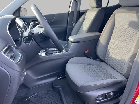 Used 2024 Chevrolet Equinox LT image 25