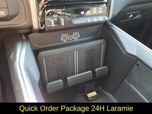 New 2026 RAM 2500 Laramie w/ Sport Appearance Package AWD/4WD image 17