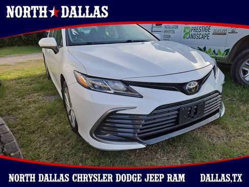 Used 2023 Toyota Camry LE FWD image 1