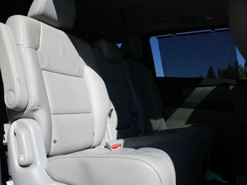 Used 2011 Honda Odyssey EX-L image 16