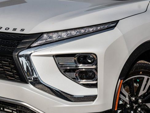 New 2025 Mitsubishi Eclipse Cross SE image 2