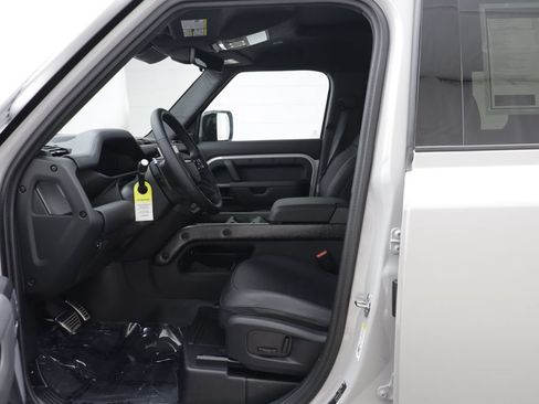 New 2026 Land Rover Defender 110 OCTA AWD/4WD image 6
