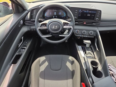 New 2026 Hyundai Elantra SE FWD image 7