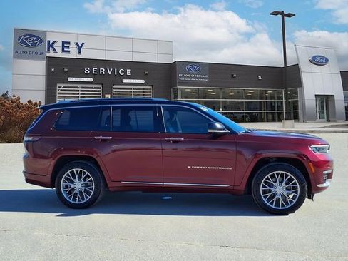 Used 2022 Jeep Grand Cherokee L Summit w/ Luxury Tech Group V image 4