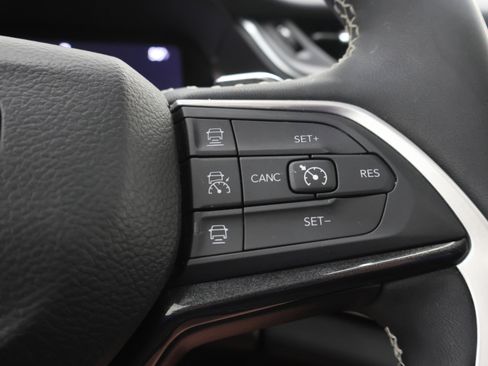 Used 2023 Jeep Grand Cherokee Altitude AWD/4WD image 14
