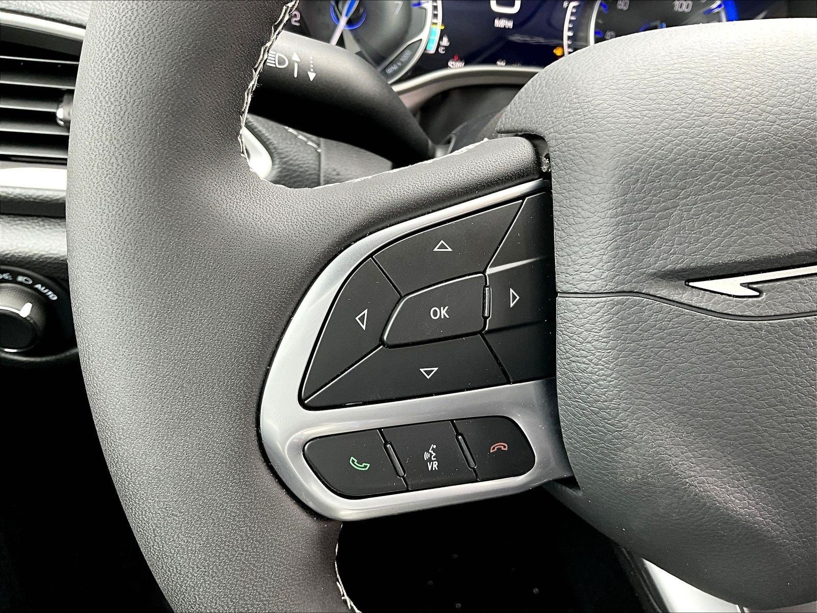 New 2027 Chrysler Pacifica Select AWD/4WD image 21