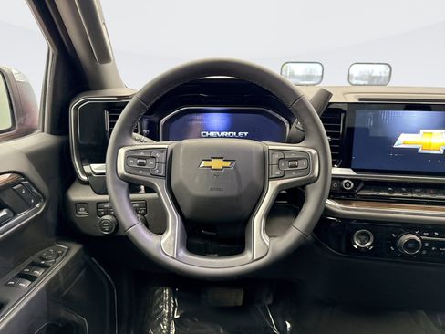 Used 2024 Chevrolet Silverado 1500 LT image 12
