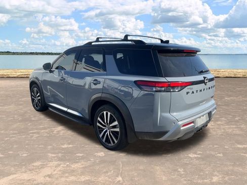 Used 2024 Nissan Pathfinder Platinum w/ Black Appearance Package image 8