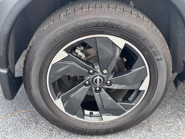 Used 2025 Nissan Rogue SV w/ SV Premium Package AWD/4WD image 6