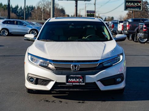 Used 2016 Honda Civic Touring image 3