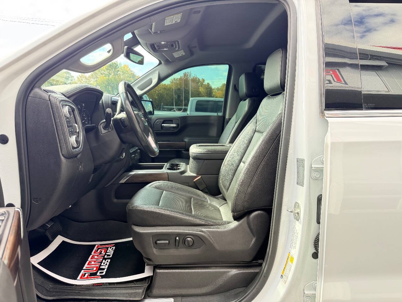 Used 2019 GMC Sierra 1500 SLT AWD/4WD image 18