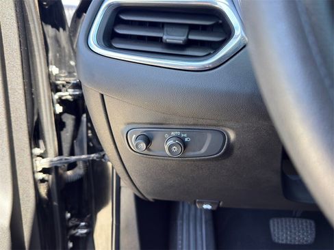 Used 2022 Chevrolet Equinox LS w/ LS Convenience Package image 27