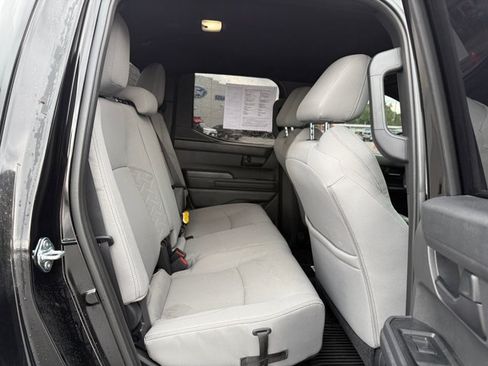 Certified 2025 Toyota Tacoma SR5 AWD/4WD image 16