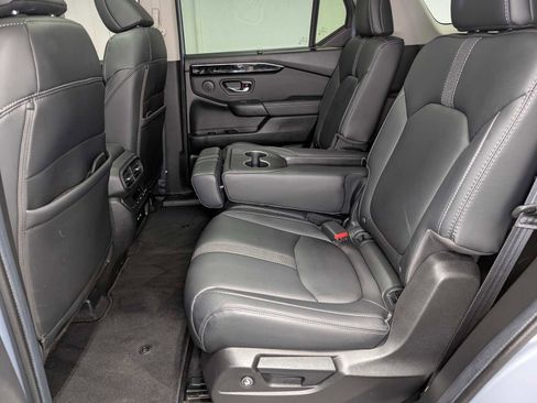 Used 2024 Honda Pilot Touring image 23