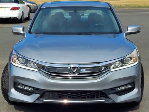 Used 2016 Honda Accord EX-L image 2