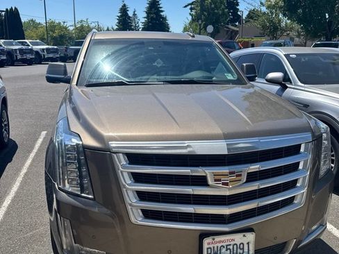 Used 2015 Cadillac Escalade ESV Premium AWD/4WD image 10
