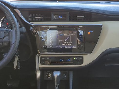 Used 2018 Toyota Corolla SE image 17