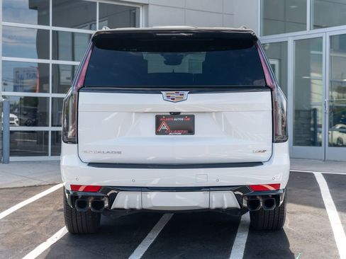 Used 2023 Cadillac Escalade V AWD/4WD image 16