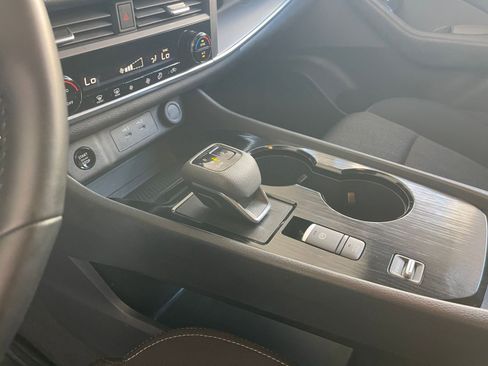 Used 2025 Nissan Rogue SV image 42