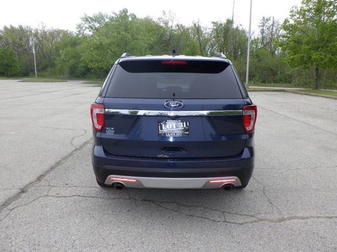 Used 2016 Ford Explorer XLT w/ Equipment Group 202A FWD image 8