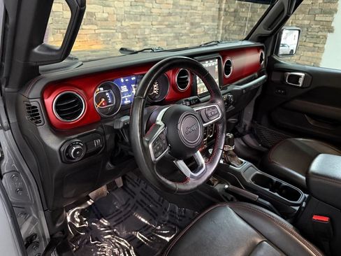 Used 2023 Jeep Wrangler Unlimited Rubicon w/ Cold Weather Group AWD/4WD image 27